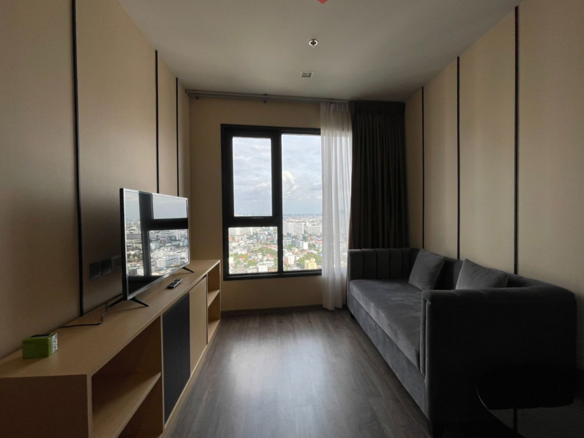 Code: KJ9106  for rent Life Ladprao Valley // Line ID: @kjcondo (with @) //