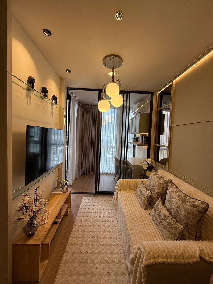 The Issara               Sathorn