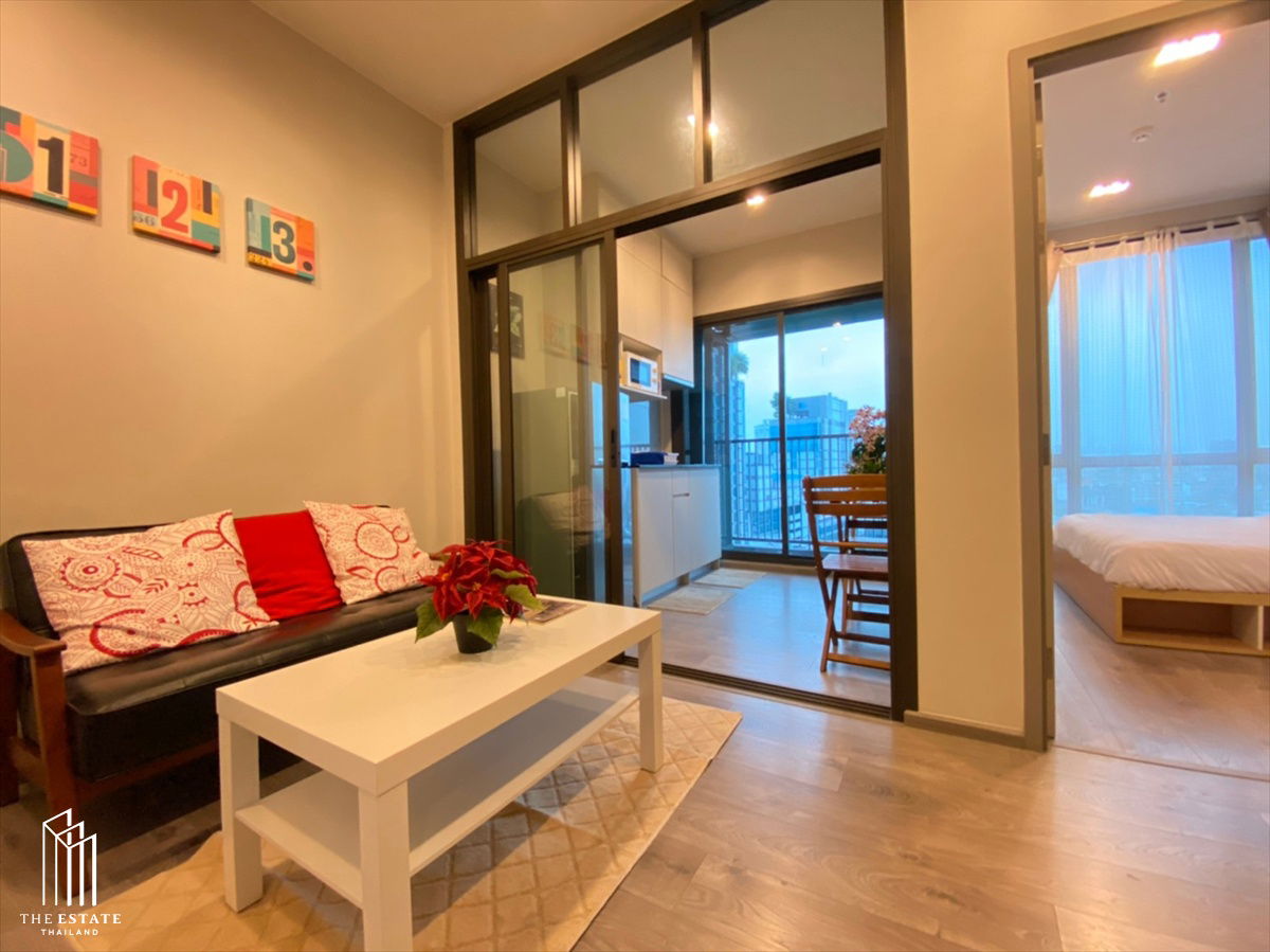 For rent Whizdom Avenue Ratchada-Ladprao, high floor, closed kitchen, city views, and greenery @ 18,000 baht