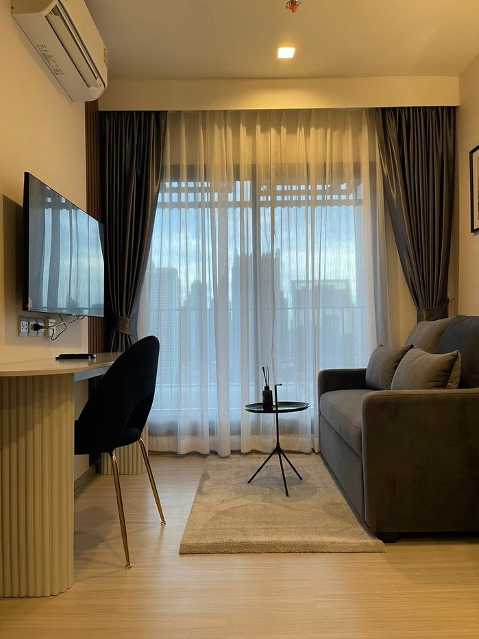 PFD-06154	Condo for Rent:  Life Asoke Hype Schedule a viewing ■ Line: @propertyfinder