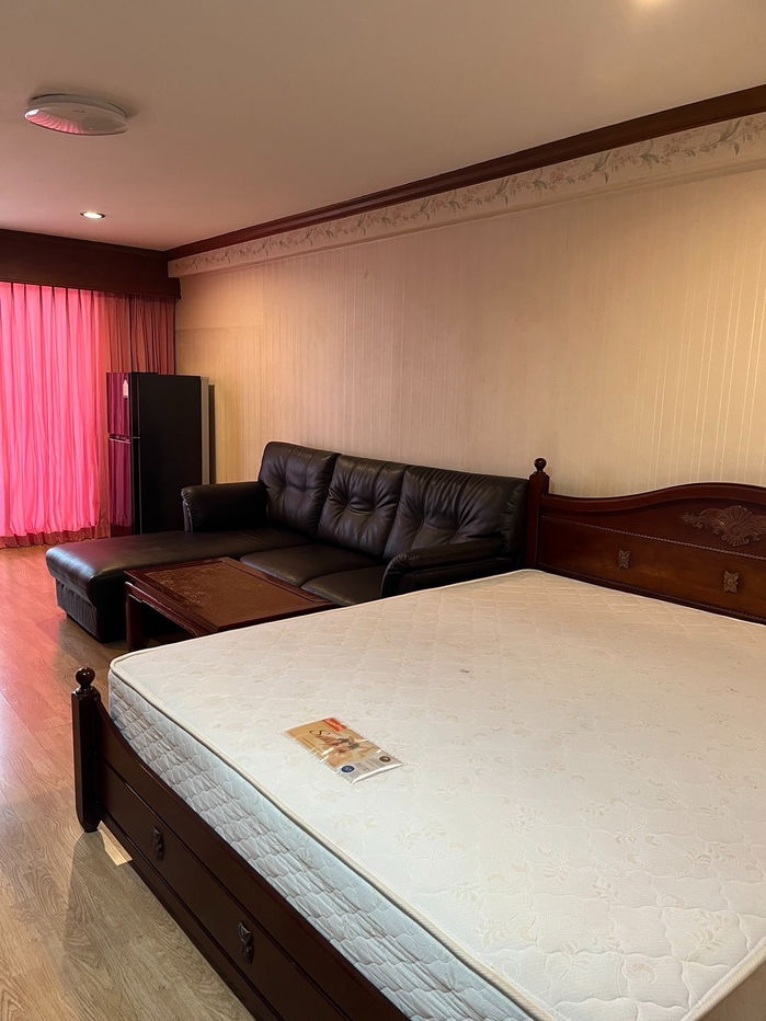 Rent Regent Srinakarin Tower large room with fully furnished only ! 6499 THB/month