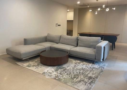 2-BR Condo at Chaiyapruk Place Condominium near BTS Ekkamai (ID 2349620)