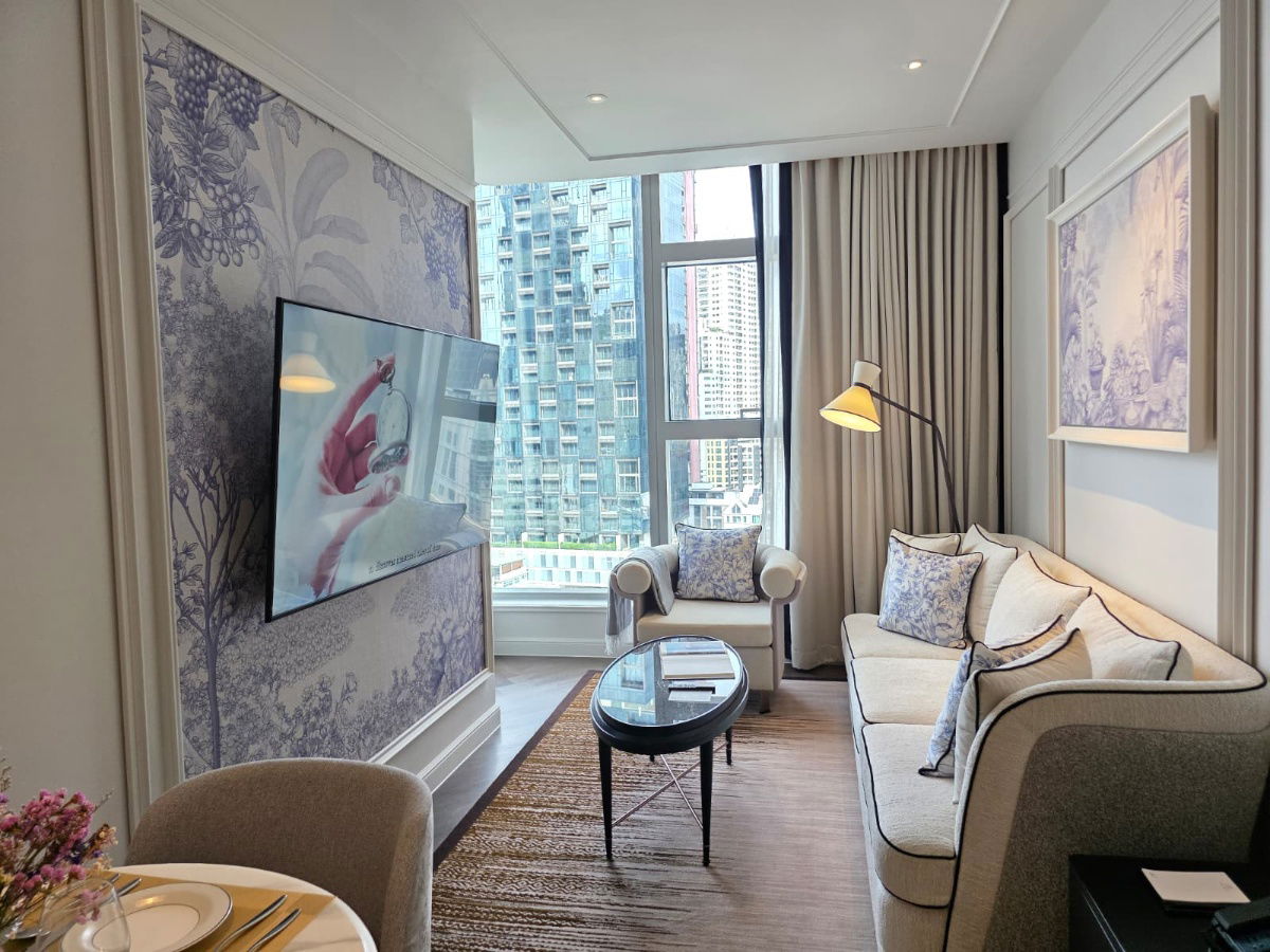 Luxurious French-style, fully-serviced apartment in Thonglor, offering luxurious living at affordable monthly rates.