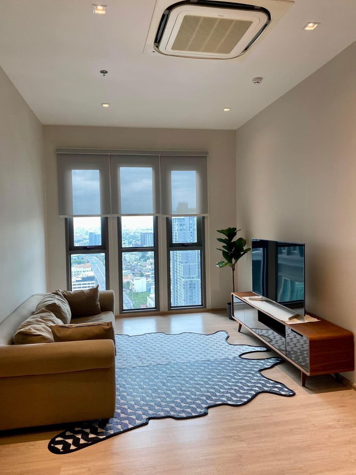 Whizdom Station Ratchada – Thapra ကွန်ဒိုငှားရန်ရှိသည်။