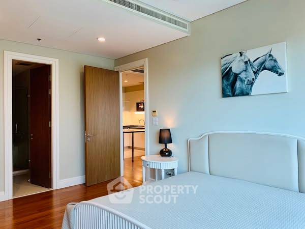 1-BR Condo at Bright Sukhumvit 24 Condominium near BTS Phrom Phong (ID 2352968)
