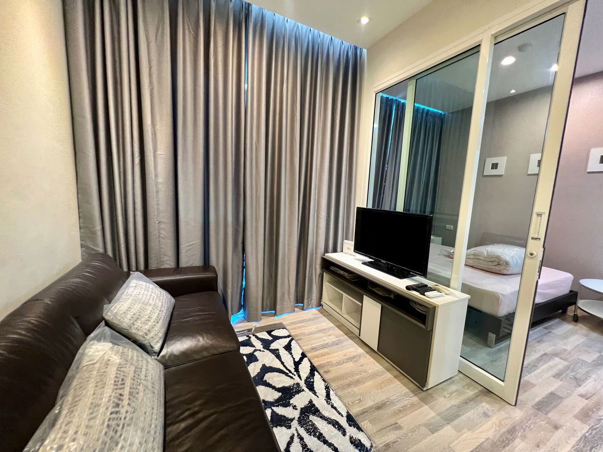 🔥 Room for RENT! at Prime Square Condominium  in Nimman area - next to Maya Shopping Mall near to 7-11, University, Supermarket and etc.