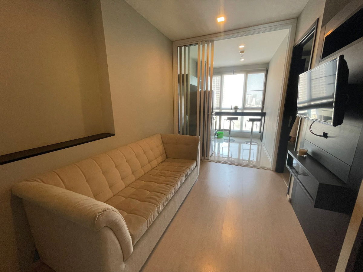 (ให้เช่า) คอนโด RHYTHM สุขุมวิท 44/1 ราคาดี!