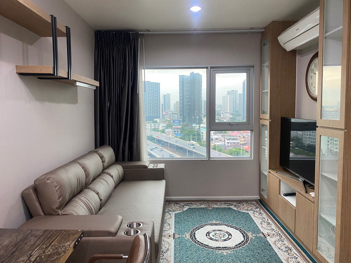 ✨ Aspire Sathorn-Thapra ✨ 全面翻新的两居室单位，可随时入住。联系电话 ID：@thirdproperty