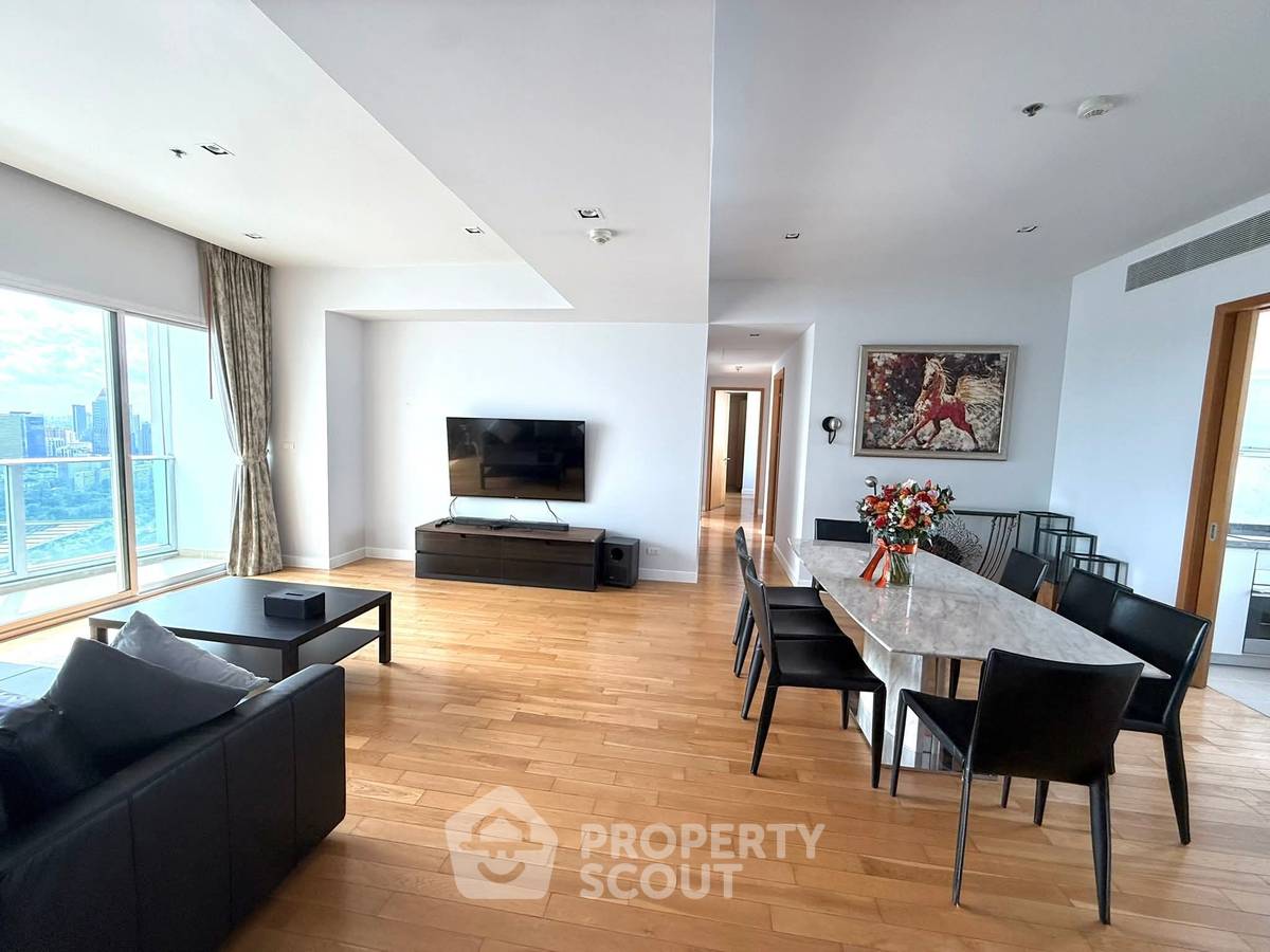 3-BR Condo at Millennium Residence @ Sukhumvit Condominium near BTS Asok (ID 2353872)