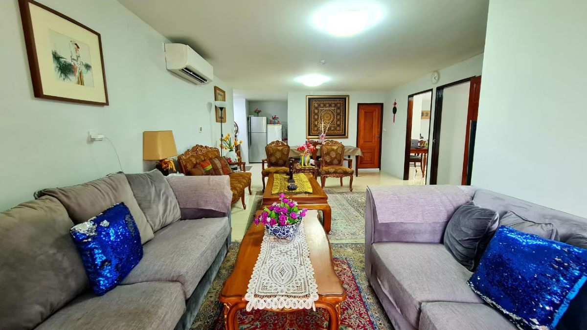 Fully furnished room for rent , near ARL and MRT Huamak station