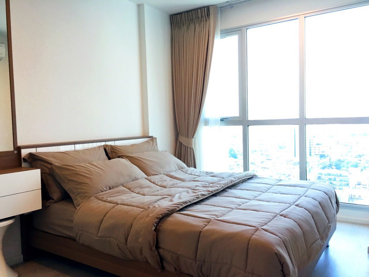 P-42283 Condo for rent Rhythm Sathorn - Narathiwas fully furnished (Confirm again when visit).