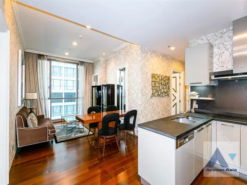 🔼🔽 AccomA 📩 Quattro Thonglor