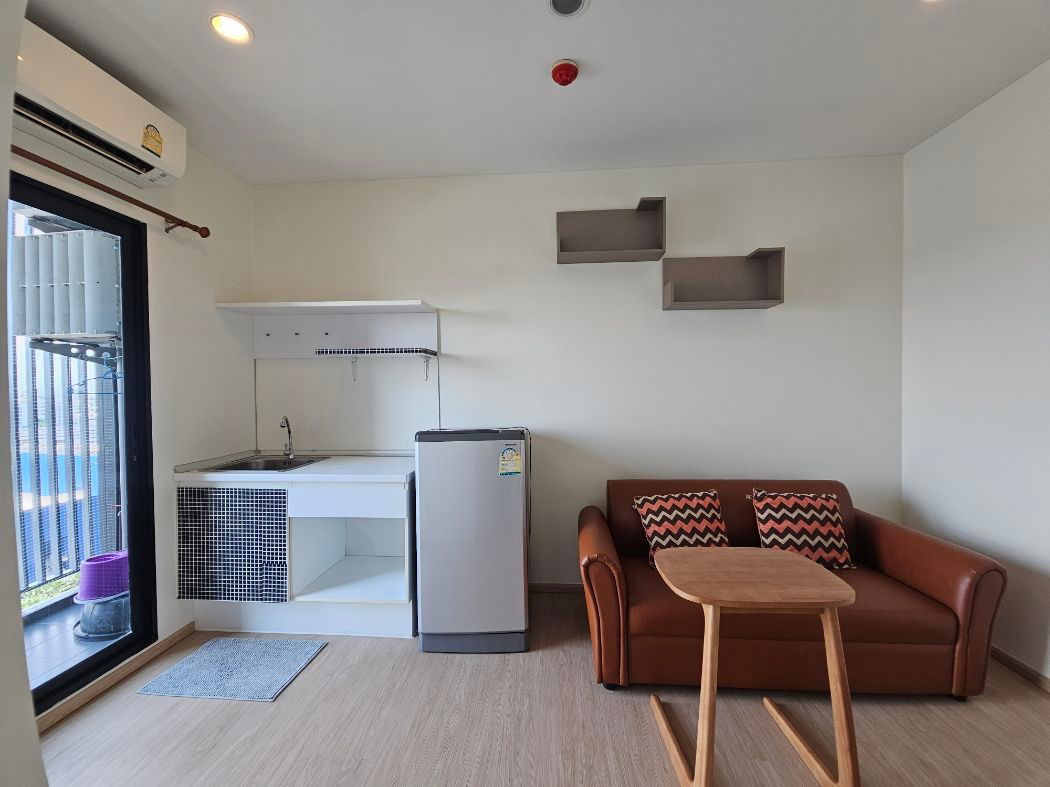 Plum Condo Central Station, a prime location condo next to Central Westgate and MRT Bang Yai, fully furnished, ready to move in, rent 6,800