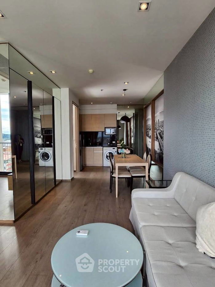 2-BR Condo at Park Origin Phrom Phong near BTS Phrom Phong (ID 2350939)