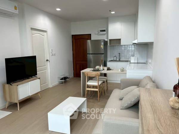 2-BR Condo at Sathorn House Condominium near BTS Surasak (ID 2353830)