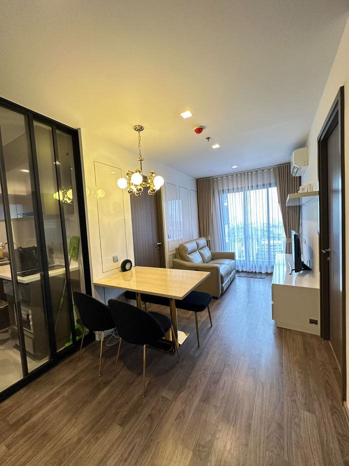 Modern Condo in Prime Location | Fully Furnished | BTS & Malls in Walking Distance