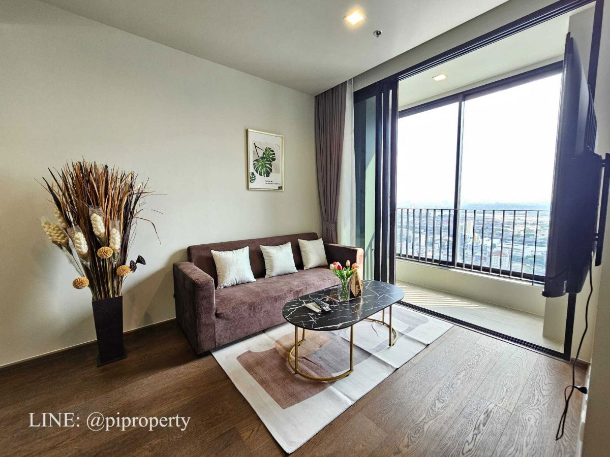 Ideo Q Sukhumvit 36 ​​တွင် ငှားရန်ရှိသော 1 Bedroom မြင့်သော ကြမ်းပြင် မြင်ကွင်း။ Thonglor - Rama 4 လူနေမှုပုံစံ။