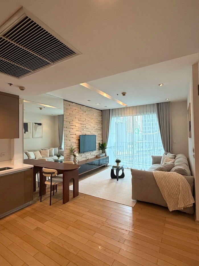 出租 全新装修 2房 家具齐全 带浴缸