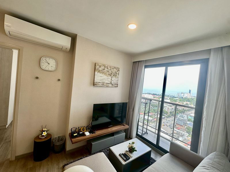 出租：Keen Centre Condo，房间漂亮，非常豪华，家具齐全，可入住