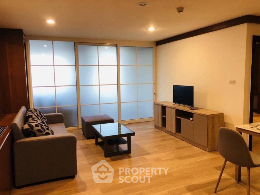 1-BR Condo at Supalai Place Sukhumvit 39 near BTS Phrom Phong (ID 1675314)