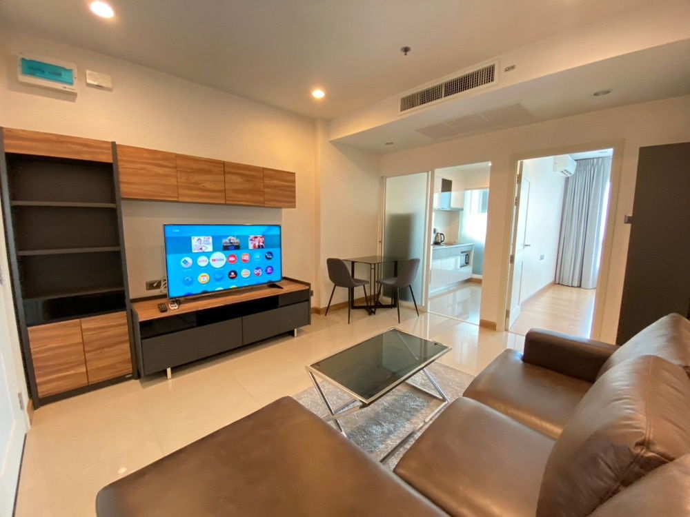 出租 Supalai Wellington 2，面积 43 平方米，泳池景观，漂亮的房间