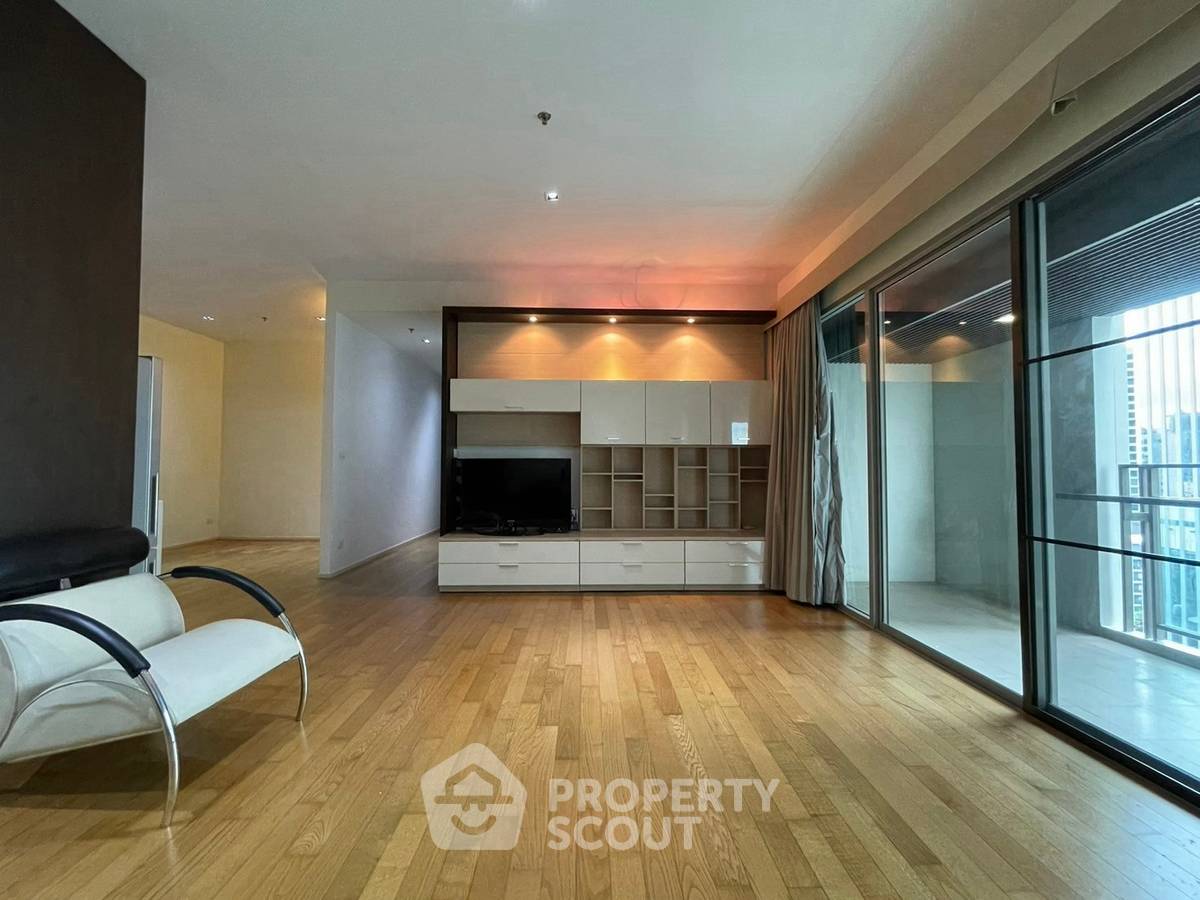2-BR Condo at The Madison near BTS Phrom Phong (ID 2359276)