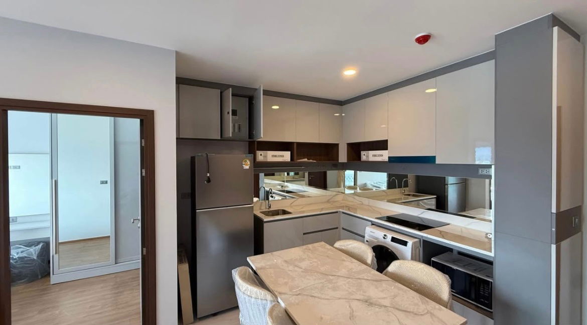 🔥 Room for RENT! at Arise Charoen Mueang Condominium (New Building) 2Bed * next to 7-11 shop near to Supermarke, Cafe, School and etc.