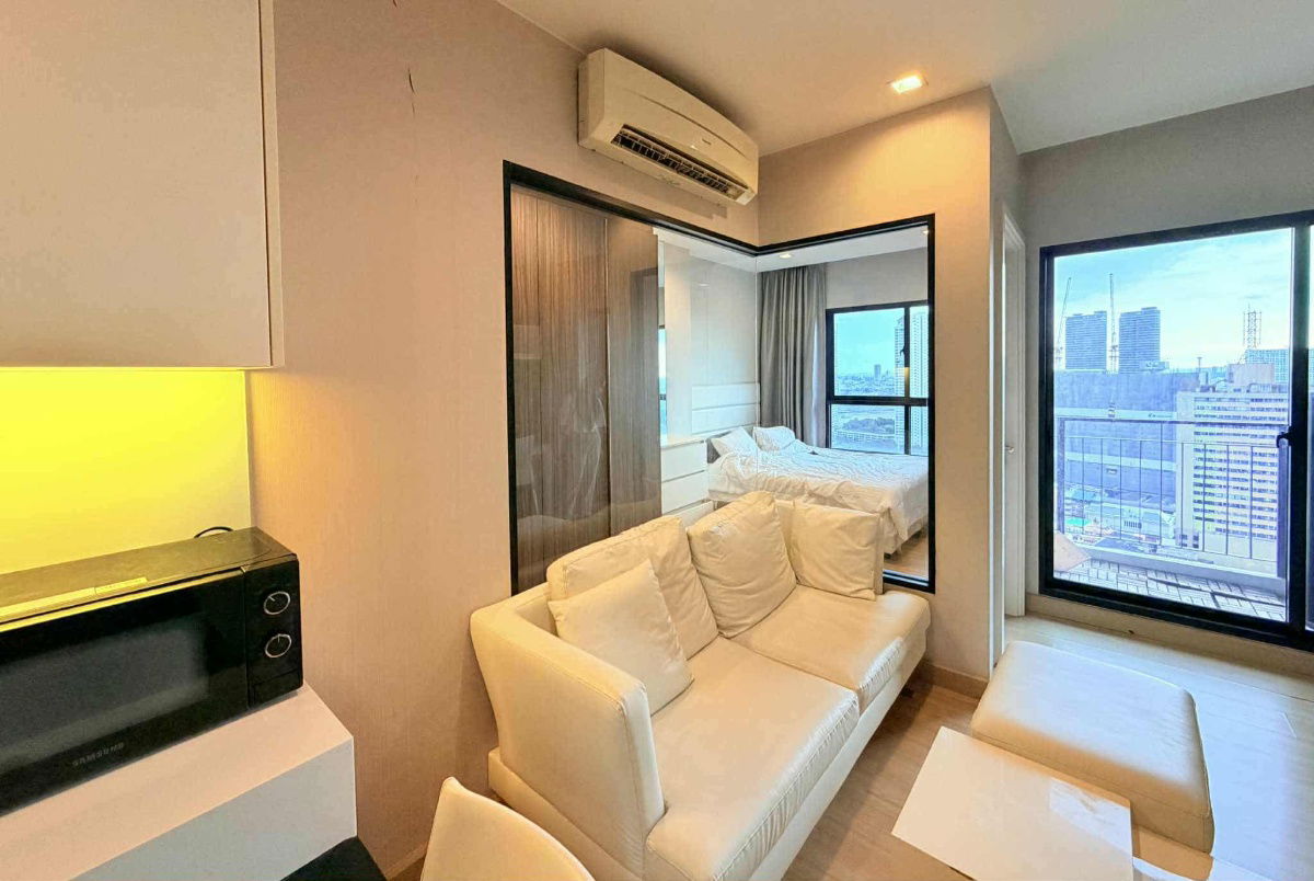 * Urbano Absolute Sathorn Taksin For Rent BTS Krungthonburi