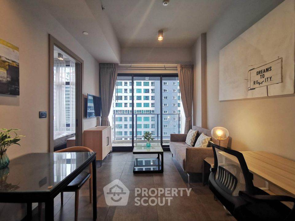 1-BR Condo at The Lofts Asoke near MRT Phetchaburi (ID 924334)