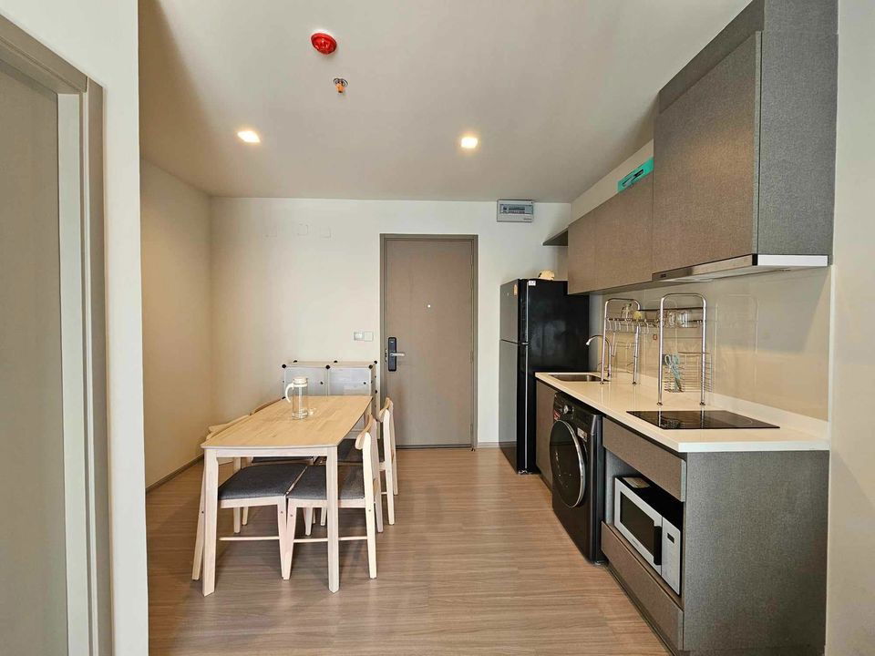 “Life Asoke Hype” - A Luxurious Condo in the Heart of the City, Offering a Stylish and Convenient Lifestyle