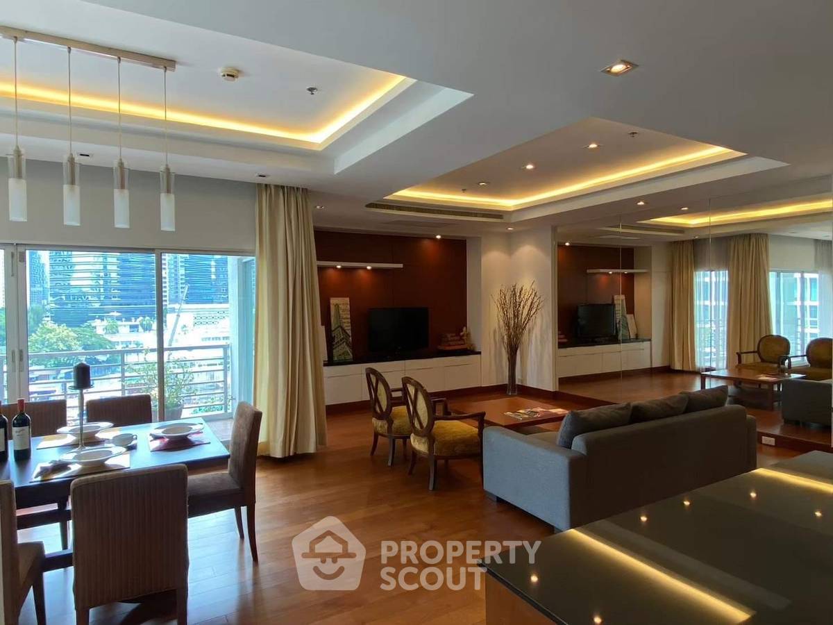 3-BR Condo at Royal Residence Park near BTS Phloen Chit (ID 1406597)