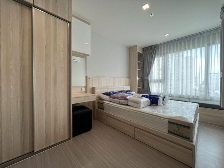 Ready to move in 20 December 2025 For rent Life Sathorn Sierra BTS Talat Phil