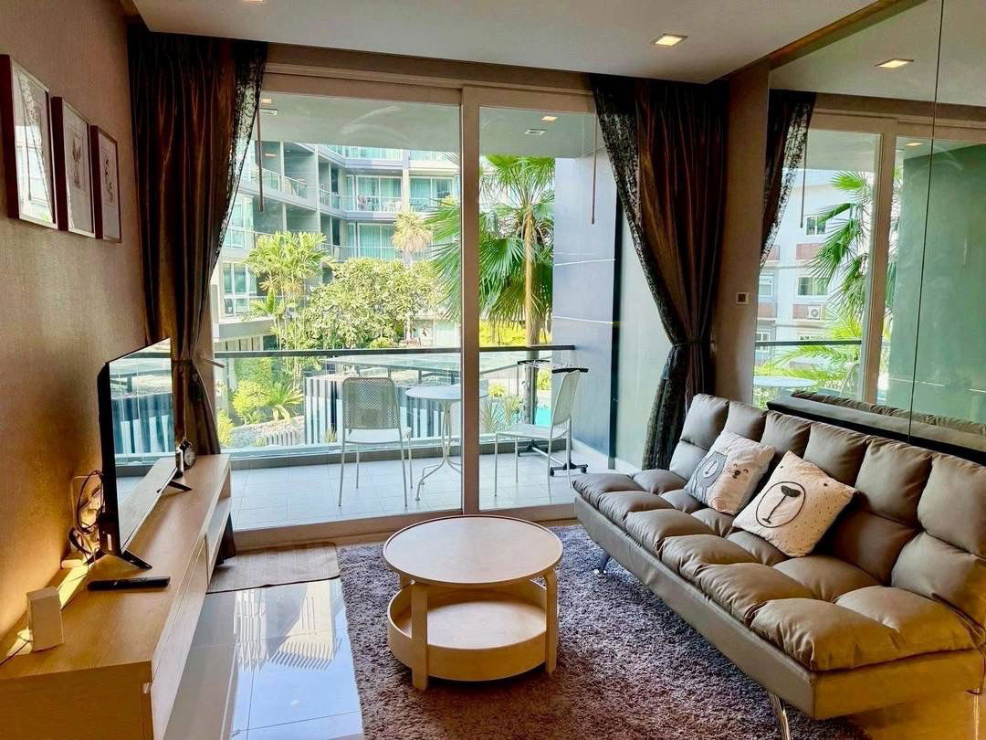 Apus Condominium - Central Pattaya. Nice unit with Pool-view. Contact K.Prai (Line/whatsapp+66) 0927941445