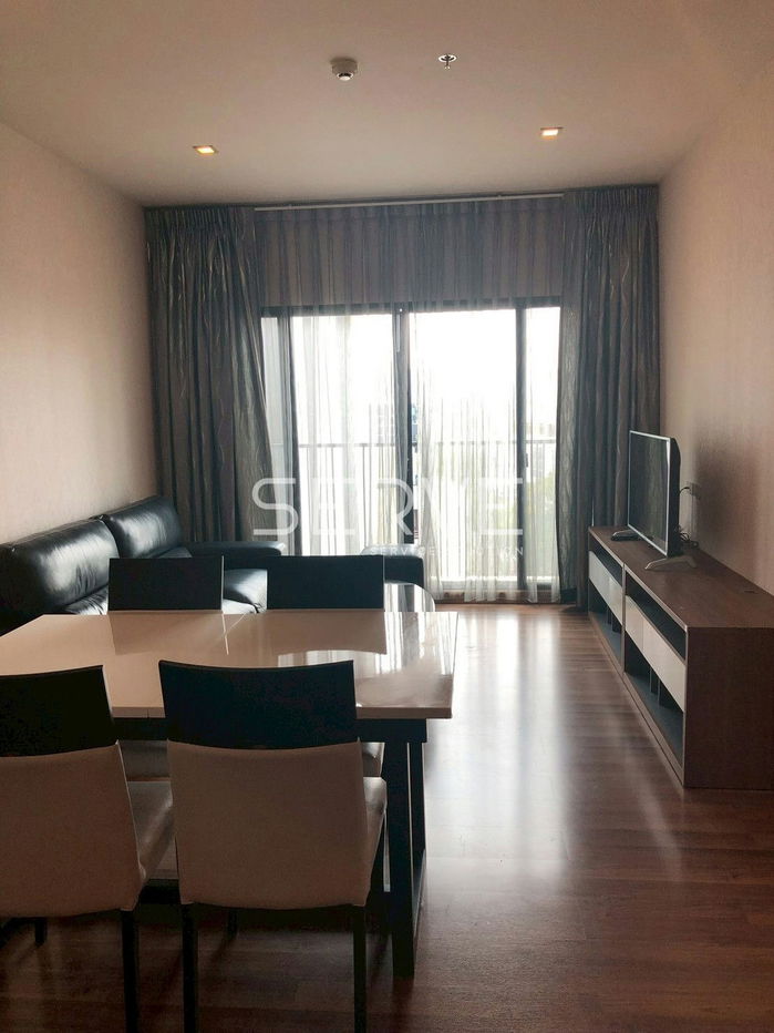 Corner Room 2 Beds with Bathtub Large Room City view Fully furnished Good Location Close To BTS Ari Station 50 m  @ Noble Reform