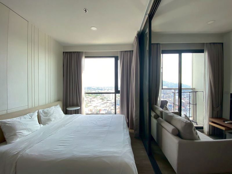 Luxury condo for rent, Sukhumvit Road, in the heart of the city, ready to move in, Keen Center Sriracha