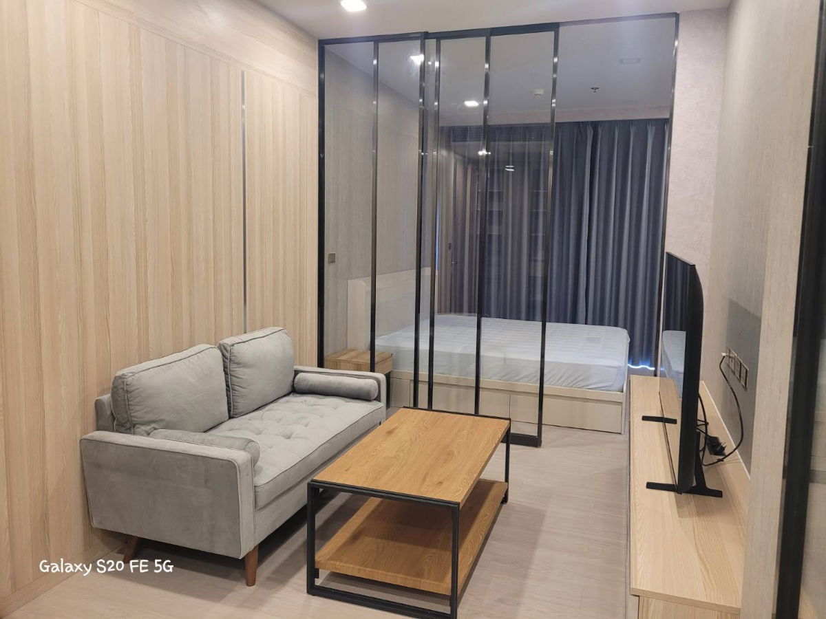 24th Floor – Ready to Move In For Rent One9Five Asoke – Rama 9 Condominium 35.77 sq.m. Only 250 meters from MRT Rama 9 and close to Central Rama 9.
