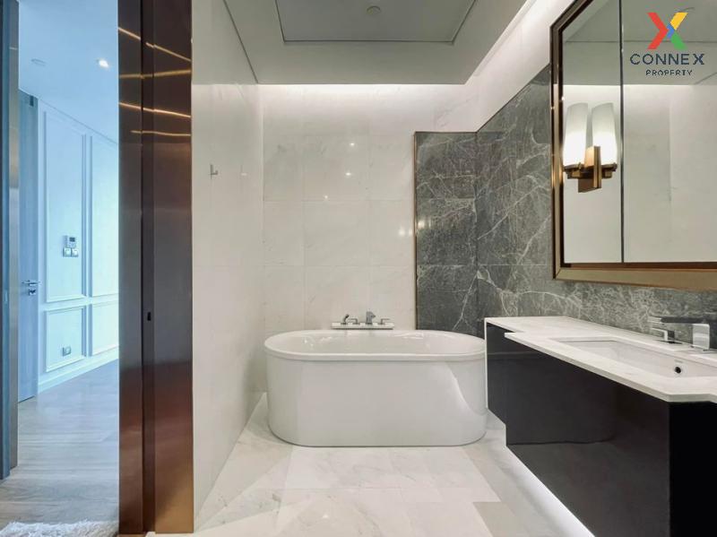 🔥🔥🔥 FOR RENT condo , Sindhorn Tonson , nice view , high floor , BTS-Chit Lom , Lumpini , Pathum Wan , Bangkok , CX-06090 ✅ Live chat with us ADD LINE @connexproperty ✅ 🔥🔥🔥