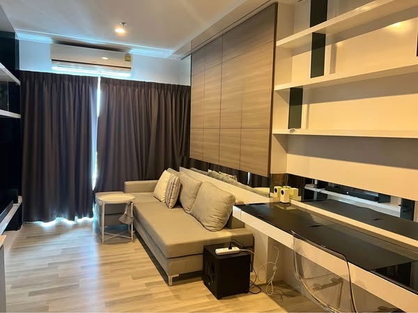 出租公寓 THE KEY SATHORN-CHAROENRAT 1 号楼 21 楼，2 间卧室，房间面积 55 平方米