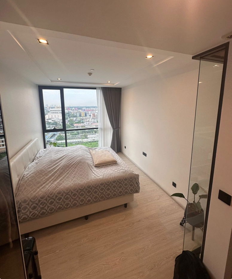 The Room Sukhumvit                   38