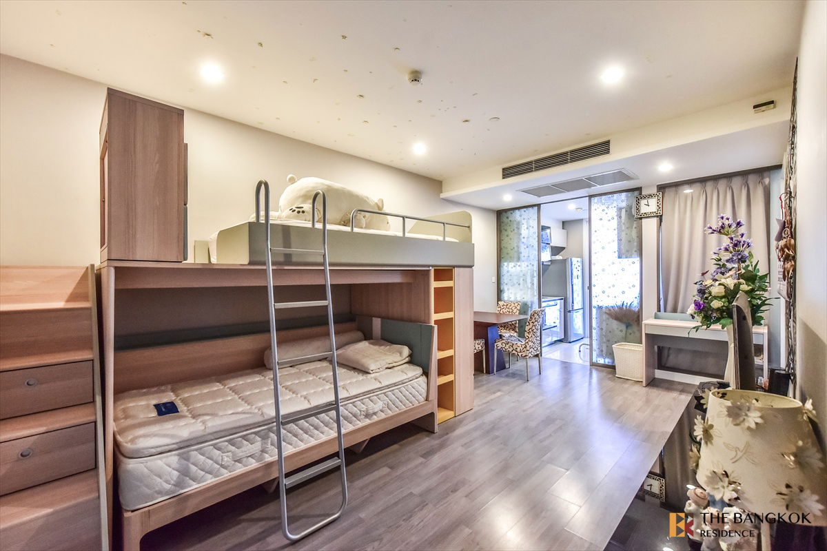 ✨✨The Room Sathorn - TanonPun Condo with the Best Location near BTS Surasak