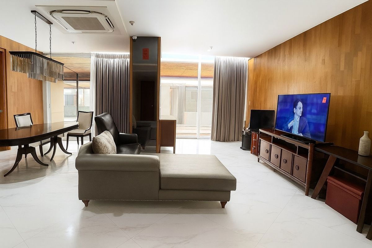 Penthouse private swimming pool at The Empire Place Condominium