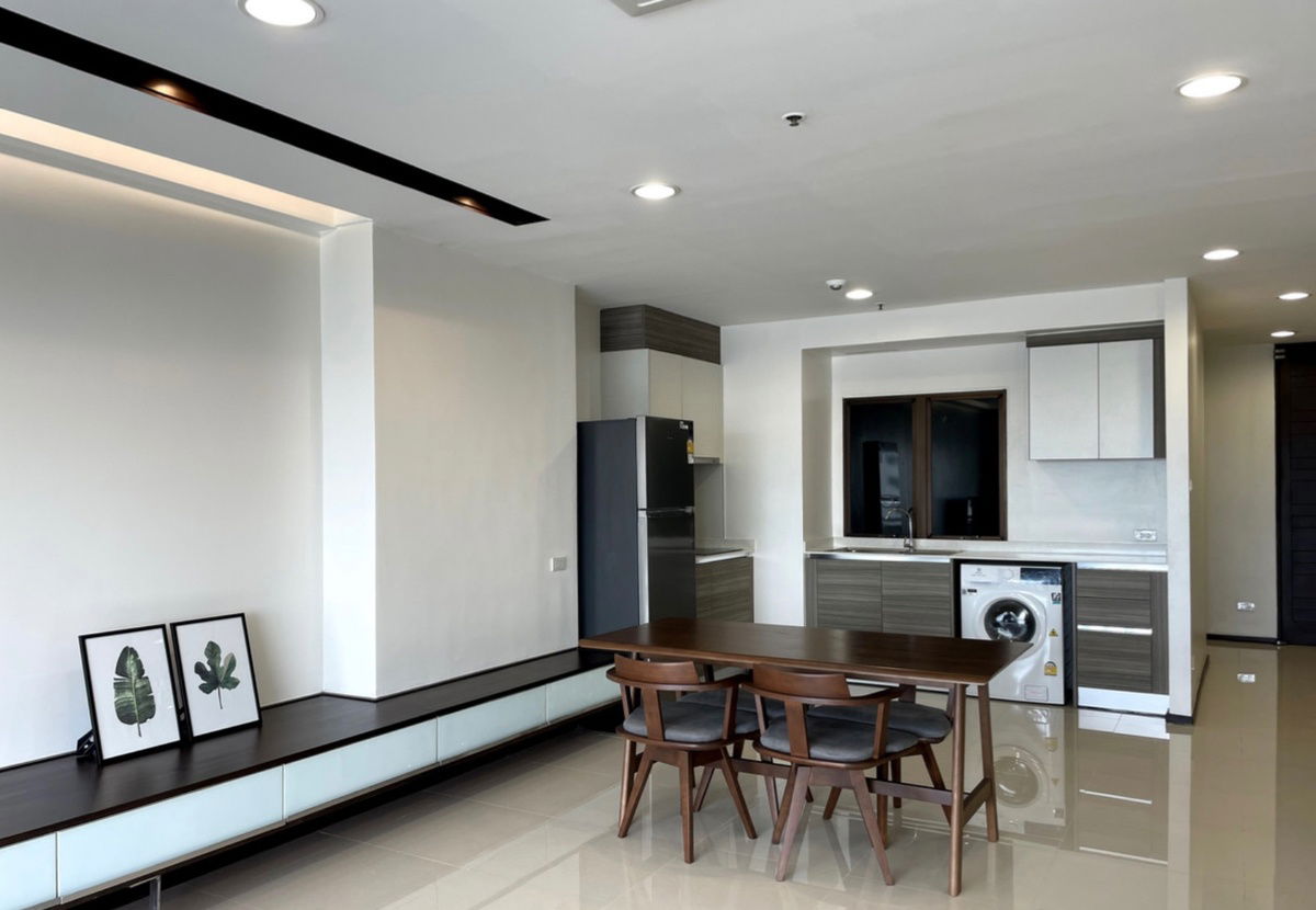 For rent: Central City Bangna East Tower, large room, beautiful, ready to move in, near Central City Bangna. Interested, add Line @841qqlnr