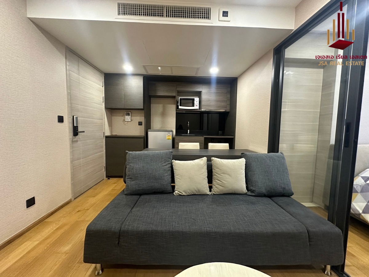 ✨ For Rent: Klass Langsuan Condo ✨  💰 Only 35,000 THB/month