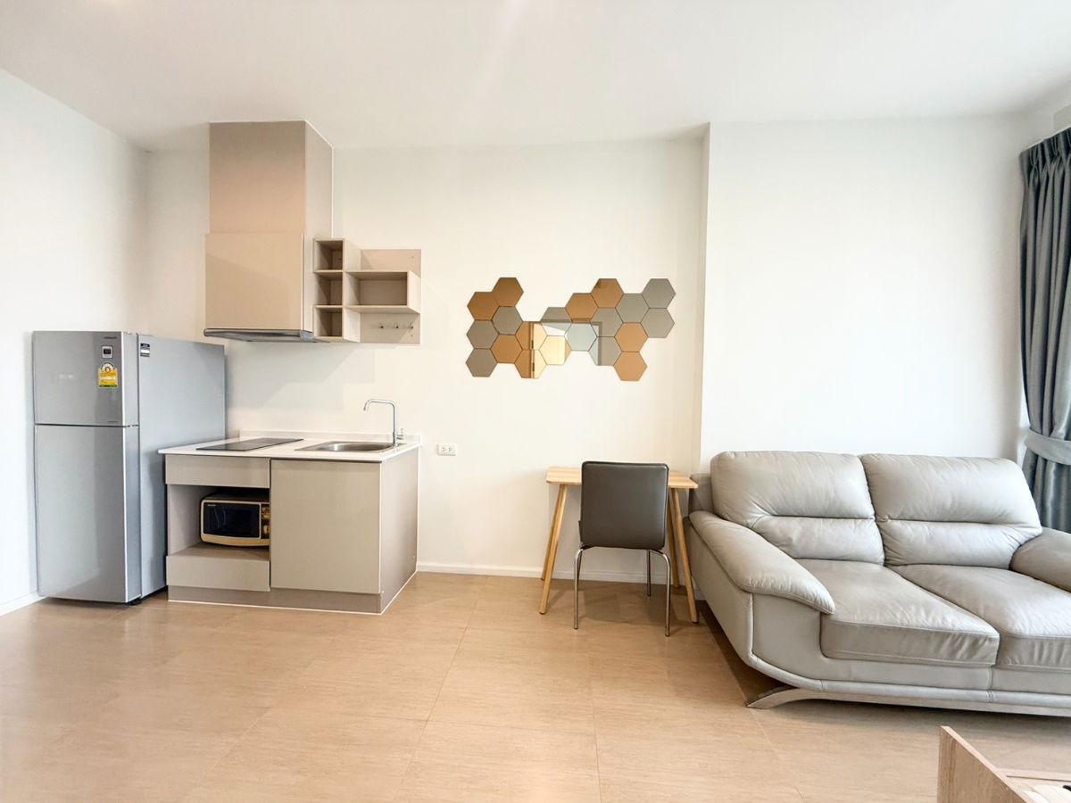 *** 出租公寓 : The Niche Pride Thonglor-Phethchaburi 10 楼 家具齐全 无损坏 墙壁破裂 ***