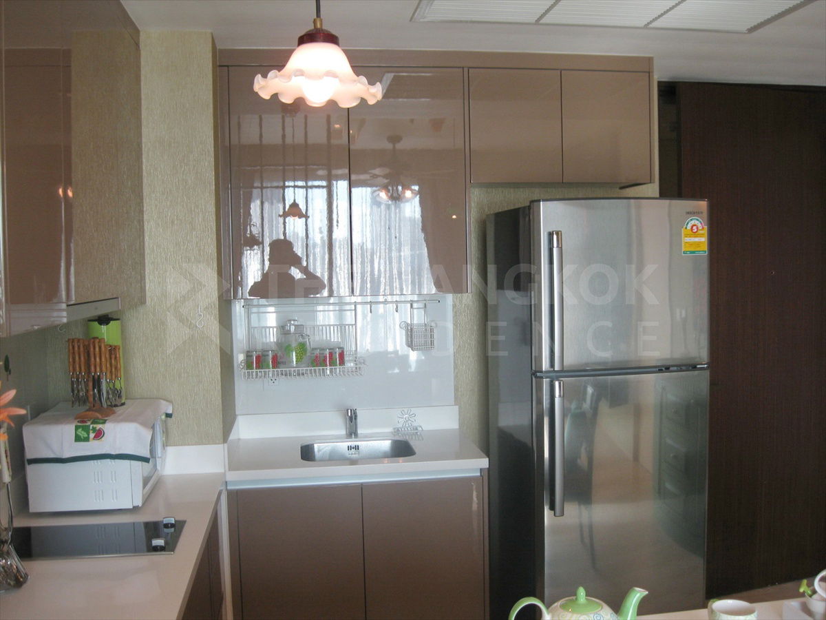 ✨✨可立即入住的公寓，位于市中心位置 Siri 位于素坤逸路，靠近 BTS Thong Lo