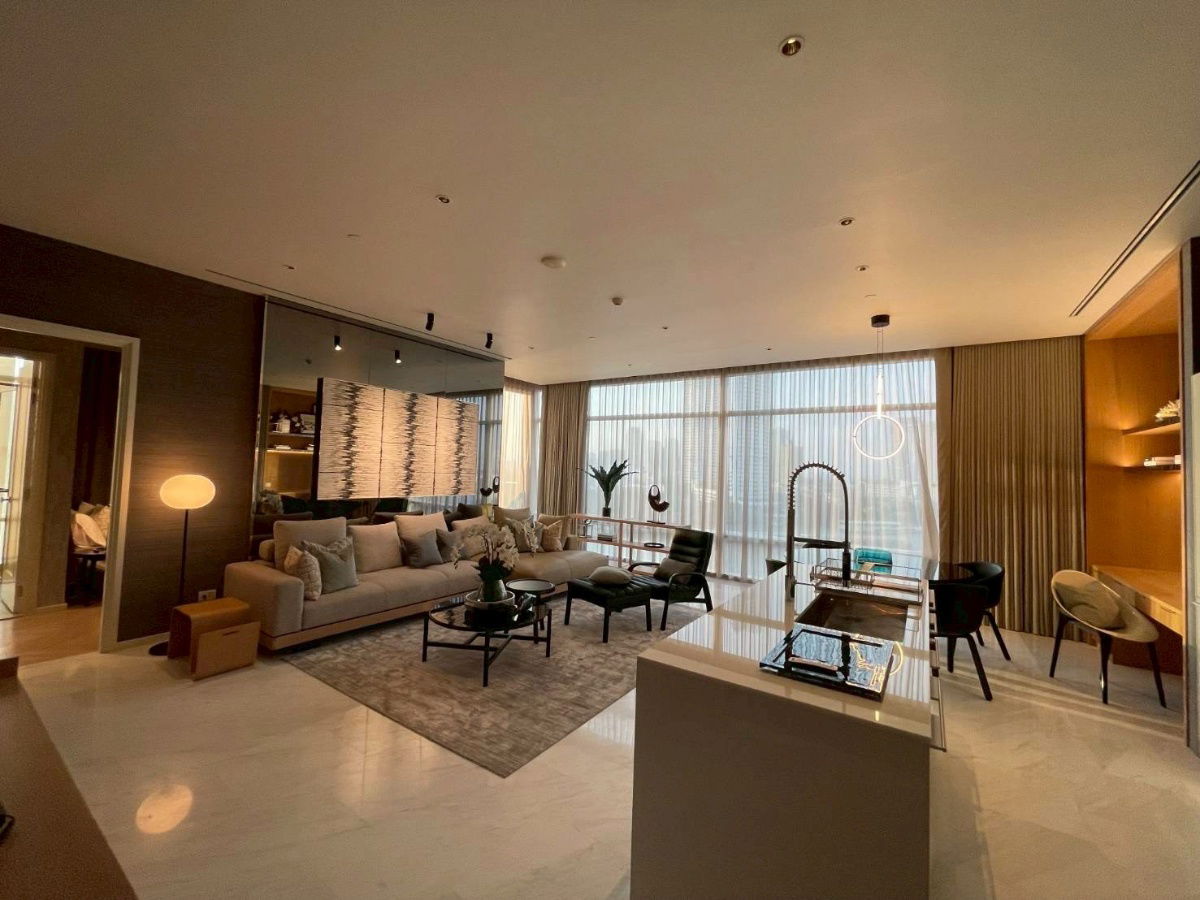 Four seasons Private Residence 2Bedrooms this room is very nice view ,Near BTS Saphan Taksin ✅Ready to move in