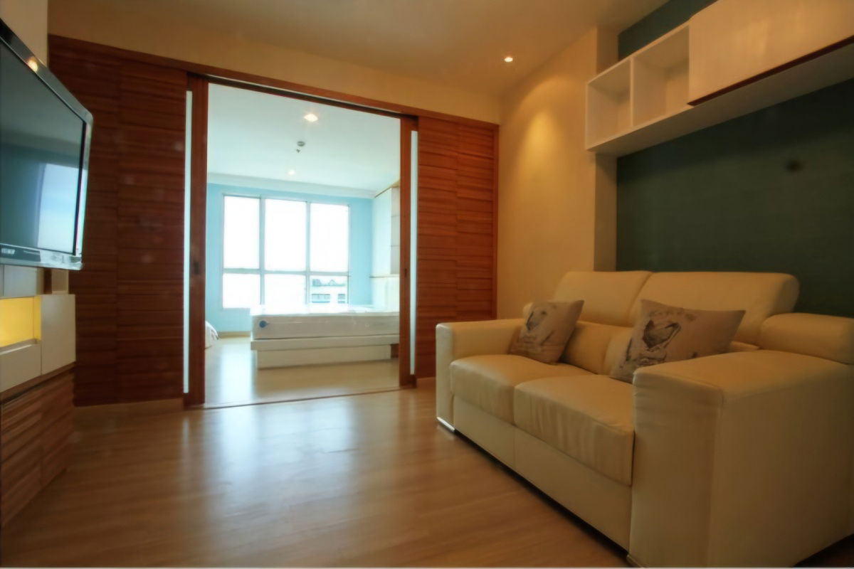OMG3109  Nice 1 Bedroom + Sathorn CBD < Available 1-Dec-25 > for RENT [ Life @ Sathorn 10 ]