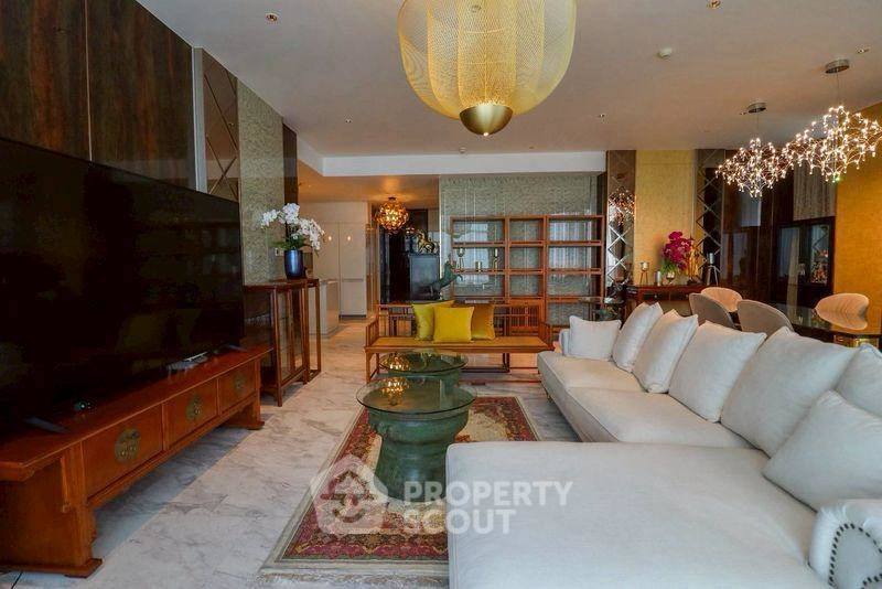 3-BR Condo at Four Seasons Private Residences Bangkok near BTS Saphan Taksin (ID 2359850)