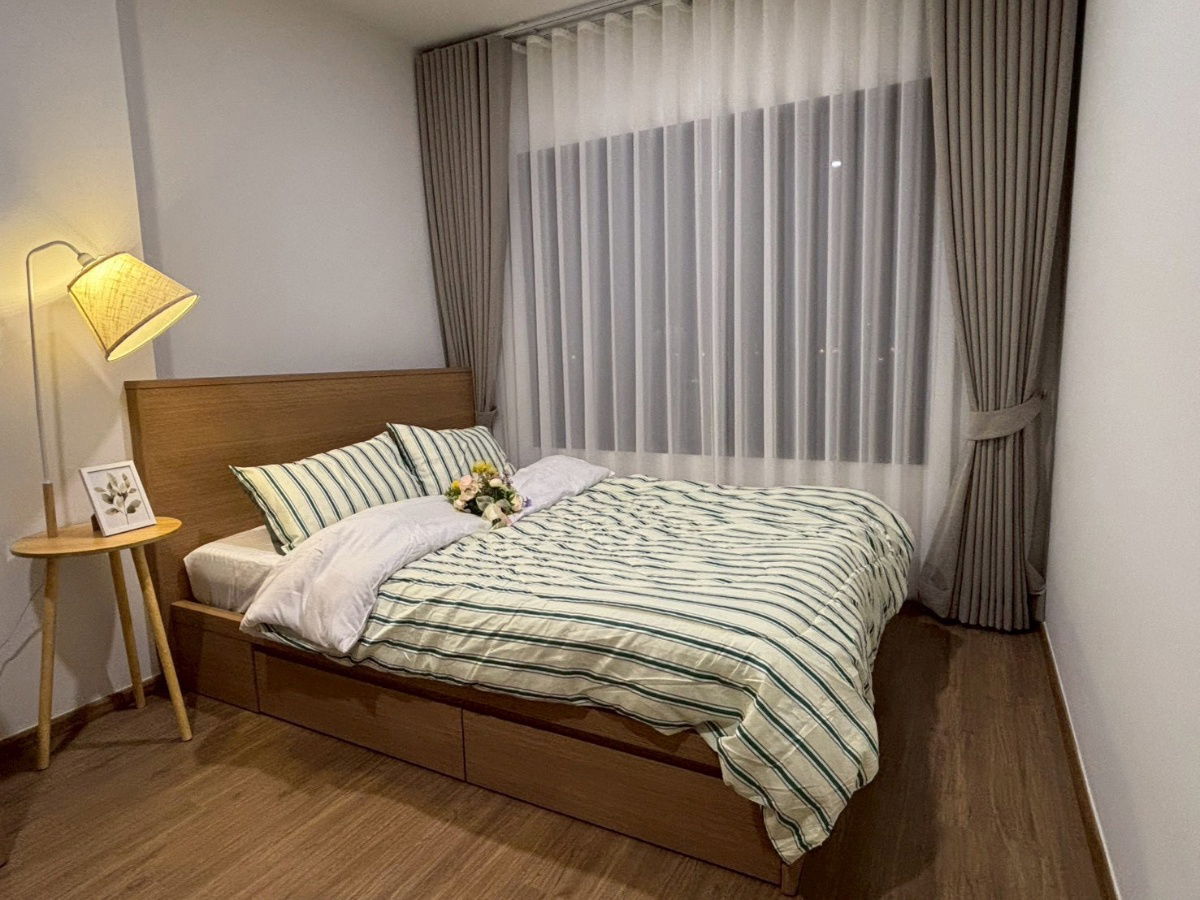 🌿✨ For Rent: The Livin Phetkasem Condominium ✨🌿 📍 Prime location! Only 80 meters from MRT Phasi Charoen Station