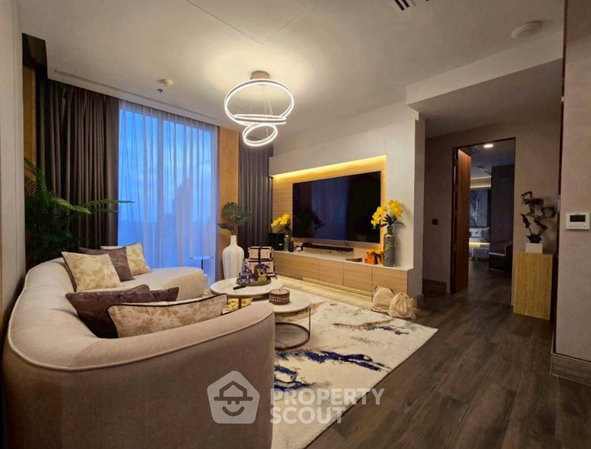 4-BR Condo at The Esse At Singha Complex near MRT Phetchaburi (ID 2359835)